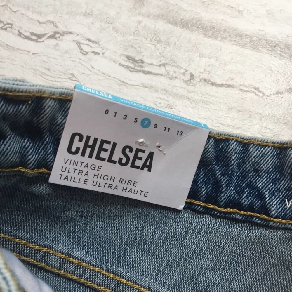 Chelsea Ultra High-Rise Acid Wash Raw Hem Jean Shorts 7 Junior's Charlotte Russe - Picture 7 of 12